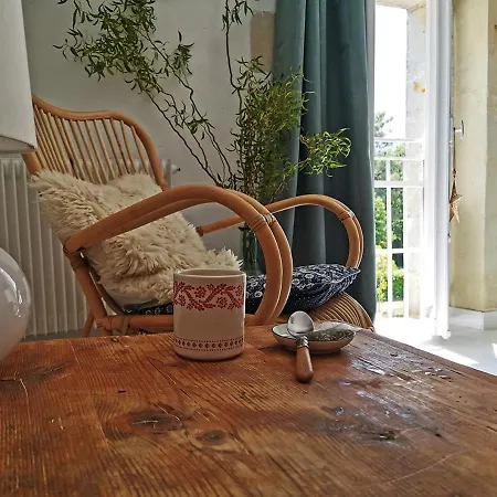 Quatre Chats Sous Un Pin Le Thoureil Exterior photo