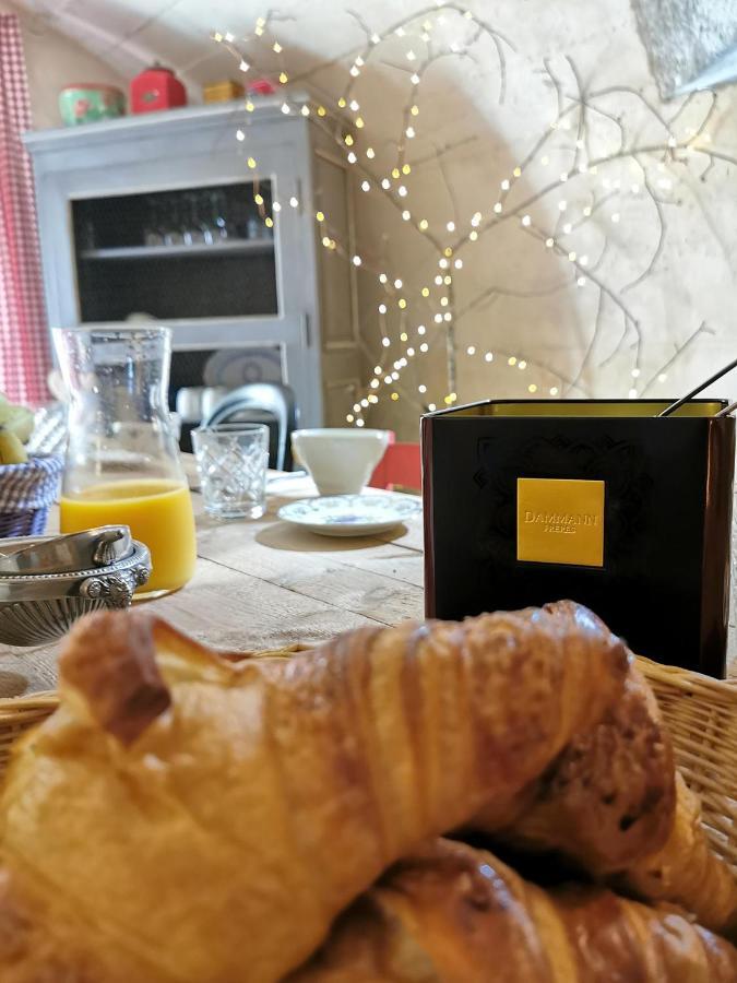 Quatre Chats Sous Un Pin Couette-café *