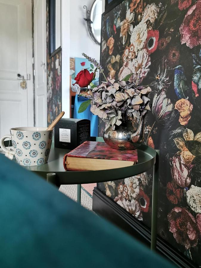 Couette-café Quatre Chats Sous Un Pin *